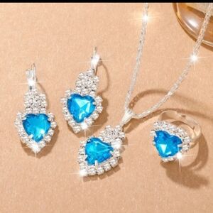 Heart-Shaped Blue Crystal Jewelry Set